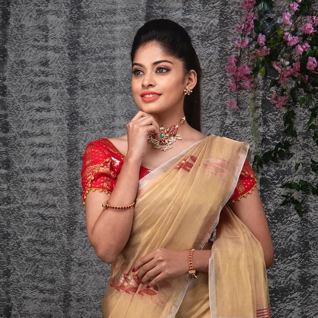 Beautiful-Tamil-Girl-Dharshana-ashokan-Photos063