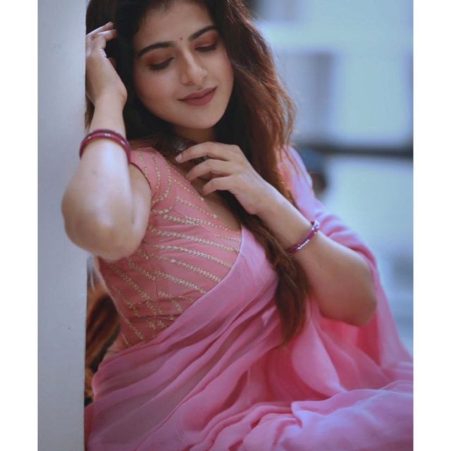 Iswarya-Menon-Tamil-Actress-Photos035