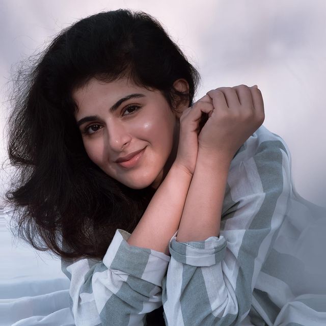 Iswarya-Menon-Tamil-Actress-Photos060