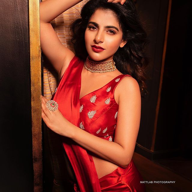 Iswarya-Menon-Tamil-Actress-Photos086