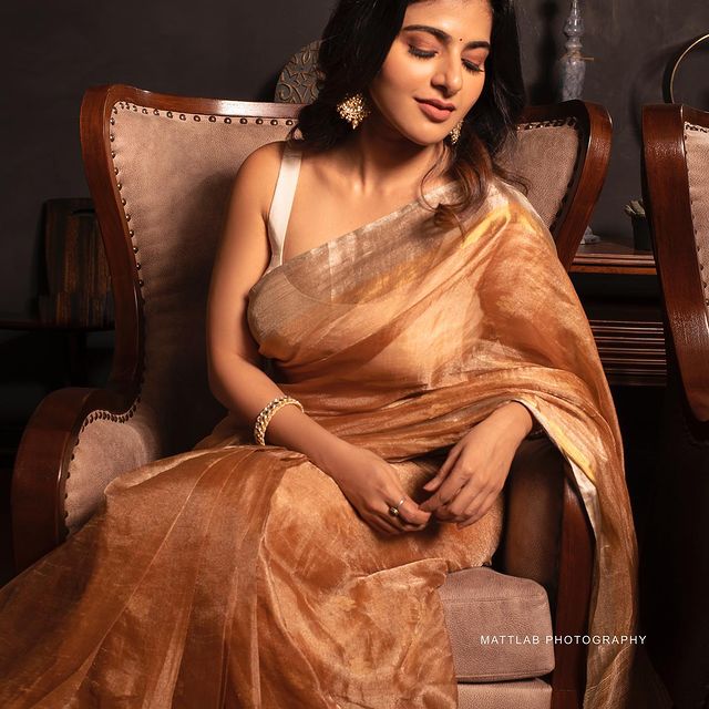 Iswarya-Menon-Tamil-Actress-Photos101
