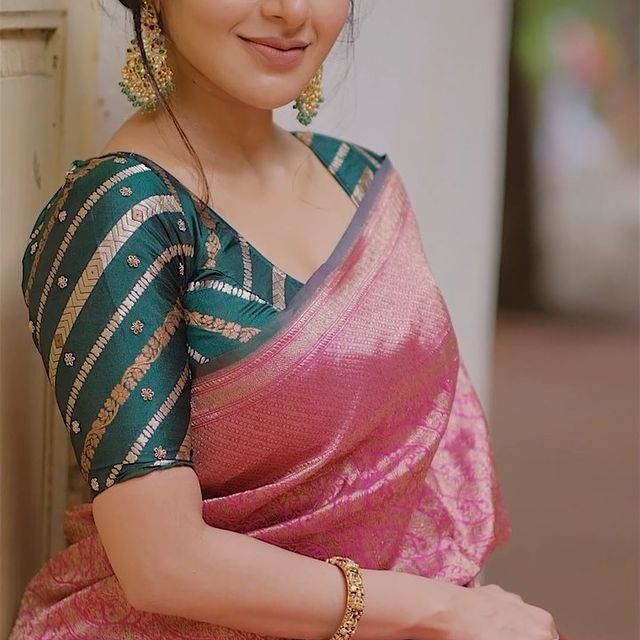 Iswarya-Menon-Tamil-Actress-Photos192