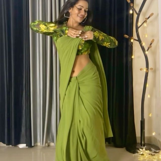 Leesha-Eclairs-Photos-Tamil-Actress-images012