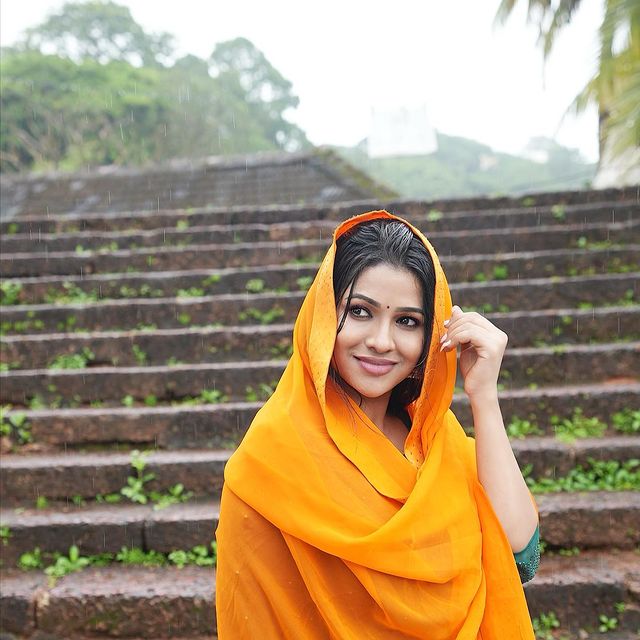 Leesha-Eclairs-Photos-Tamil-Actress-images015