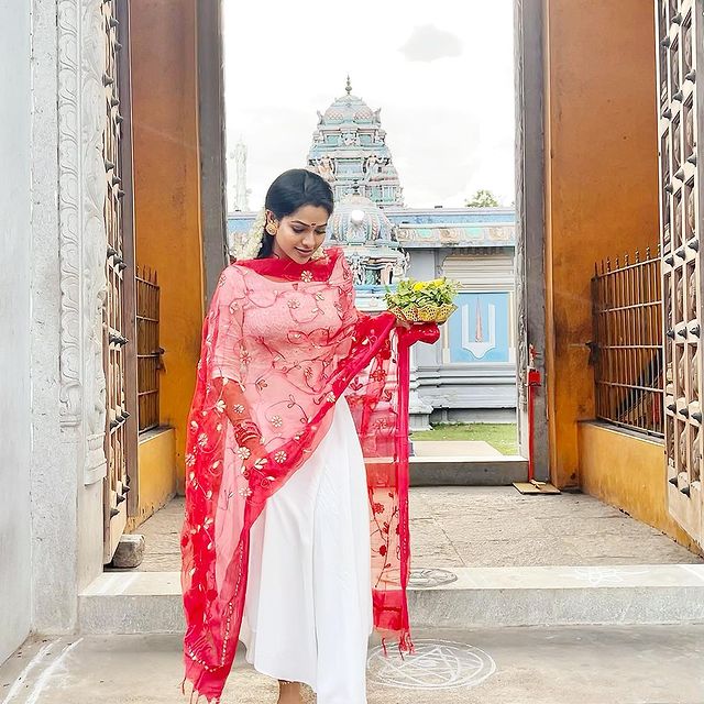Leesha-Eclairs-Photos-Tamil-Actress-images036