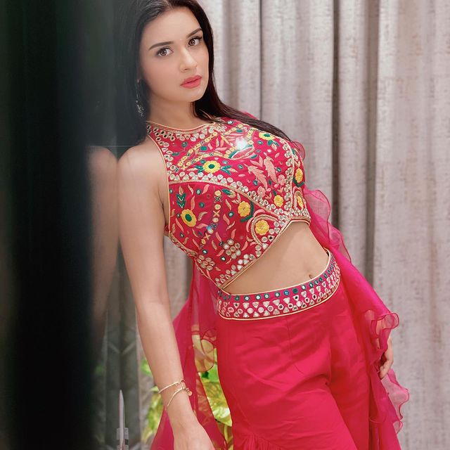 Avneet-Kaur-Photos-Pic-Indian-Actress059